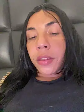 Adrianna Arias online show from 25, 10, 2025