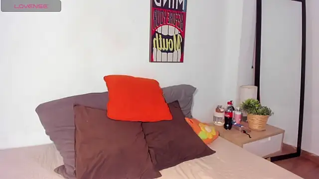 Snapshot of Honeyyy_Brown chatting on 9, 10, 2025 Honeyyy Brown online show from 9, 10, 2025