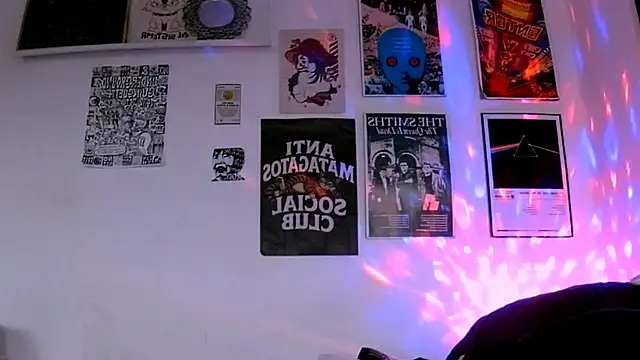 plutonbluemooon333 online show from 10, 7, 2026