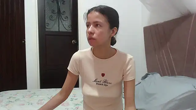 Snapshot of nathaly_jones_ chatting on 1, 2, 2026 nathaly jones online show from 1, 2, 2026