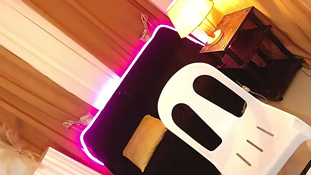 Snapshot of Chichiloeps chatting on 28, 9, 2025 Chichiloeps online show from 28, 9, 2025