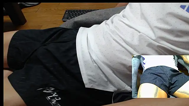 Snapshot of Yasu2000 chatting on 19, 7, 2026 Yasu2000 online show from 19, 7, 2026