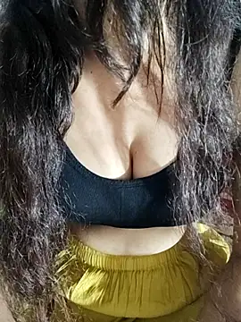 Snapshot of NAIRA5677 chatting on 6, 10, 2025 NAIRA5677 online show from 6, 10, 2025