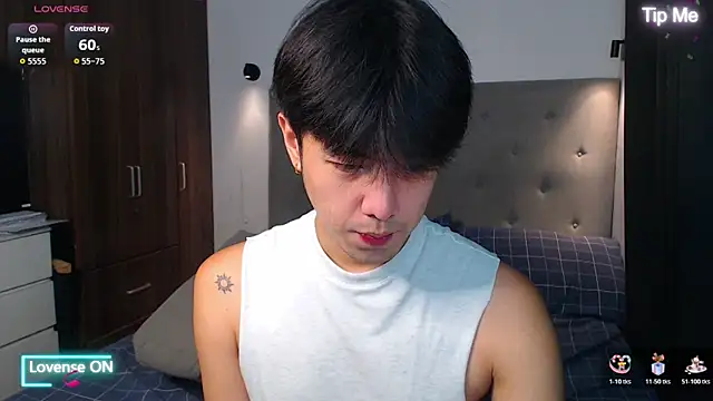 Snapshot of Addictiveboi chatting on 11, 11, 2025 Addictiveboi online show from 11, 11, 2025