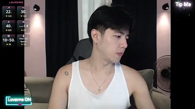 Snapshot of Addictiveboi chatting on 6, 11, 2025 Addictiveboi online show from 6, 11, 2025