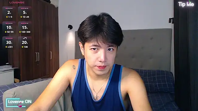 Snapshot of Addictiveboi chatting on 12, 11, 2025 Addictiveboi online show from 12, 11, 2025