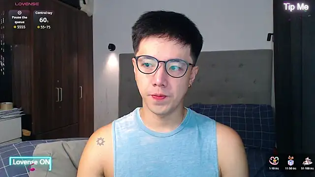 Snapshot of Addictiveboi chatting on 18, 11, 2025 Addictiveboi online show from 18, 11, 2025