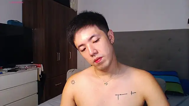 Snapshot of Addictiveboi chatting on 4, 2, 2026 Addictiveboi online show from 4, 2, 2026