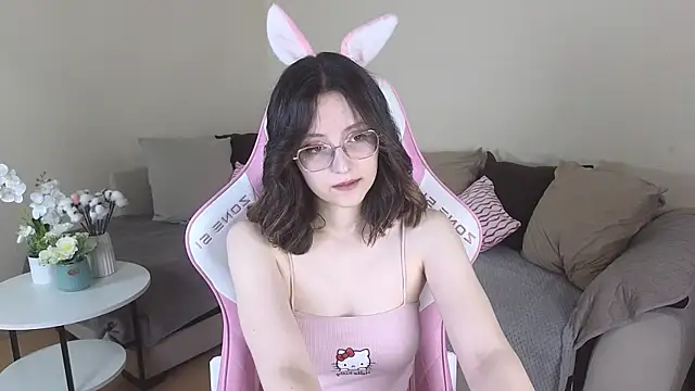 Snapshot of EsmaWonka chatting on 19, 11, 2025 EsmaWonka online show from 19, 11, 2025