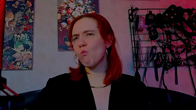 the high priestess online show from 18, 4, 2026