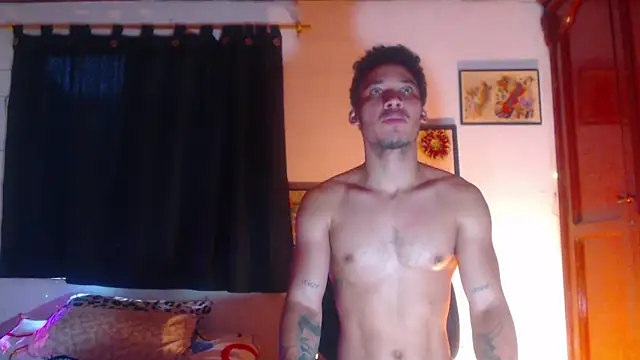 Snapshot of RuiMaddoox chatting on 4, 10, 2025 RuiMaddoox online show from 4, 10, 2025