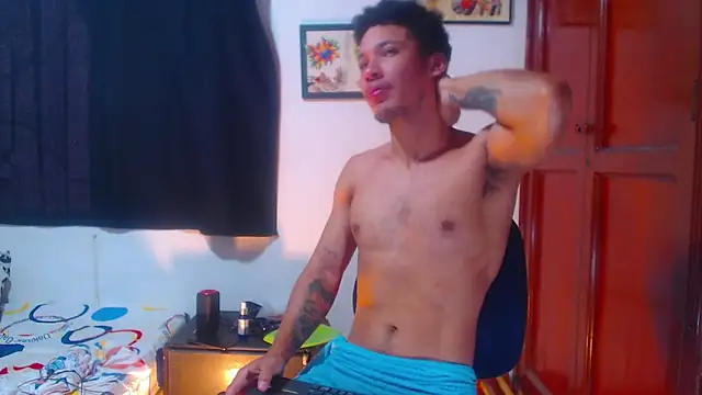 Snapshot of RuiMaddoox chatting on 30, 9, 2025 RuiMaddoox online show from 30, 9, 2025