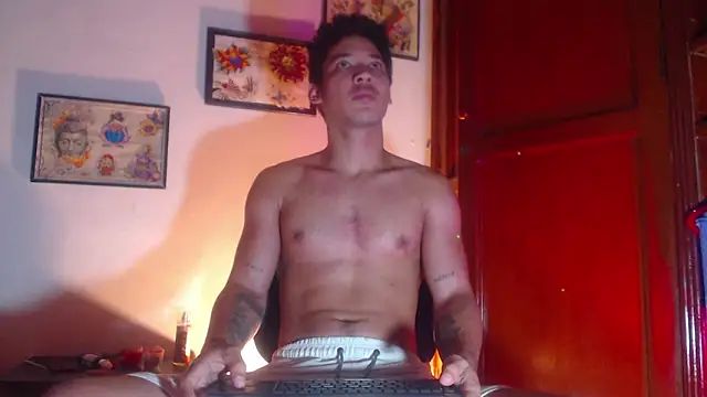 Snapshot of RuiMaddoox chatting on 16, 10, 2025 RuiMaddoox online show from 16, 10, 2025