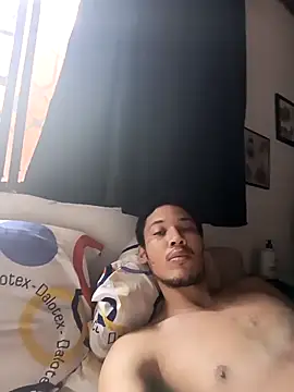 Snapshot of RuiMaddoox chatting on 3, 10, 2025 RuiMaddoox online show from 3, 10, 2025