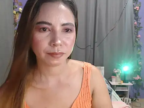 hotasianpinky online show from 4, 11, 2025