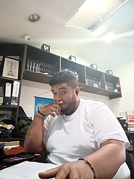 Snapshot of Rolo-Sumiso chatting on 13, 11, 2025 Rolo-Sumiso online show from 13, 11, 2025