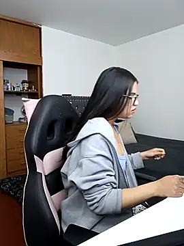 asumi 18 online show from 24, 9, 2025