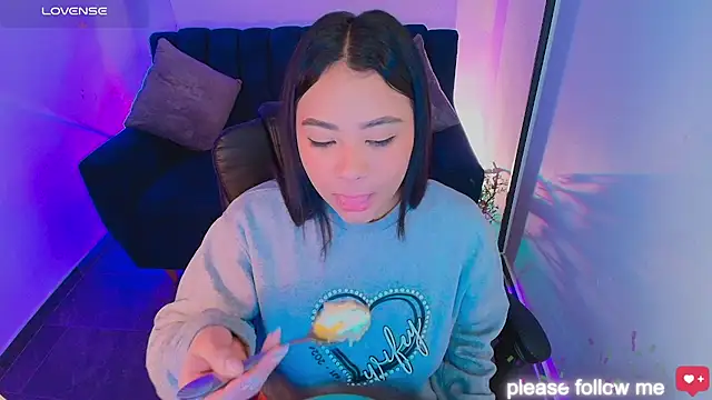 nicemiiaa7  online show from 4, 3, 2026