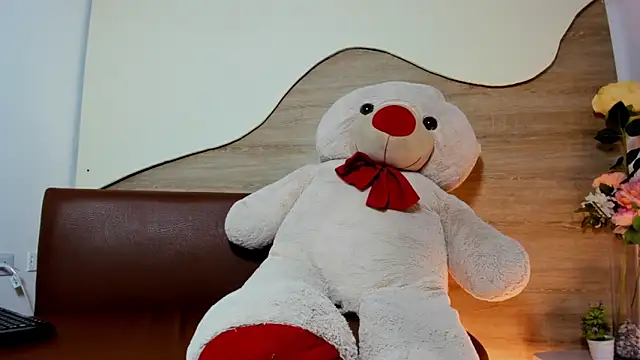 Snapshot of ashley_moss chatting on 8, 11, 2025 ashley moss online show from 8, 11, 2025