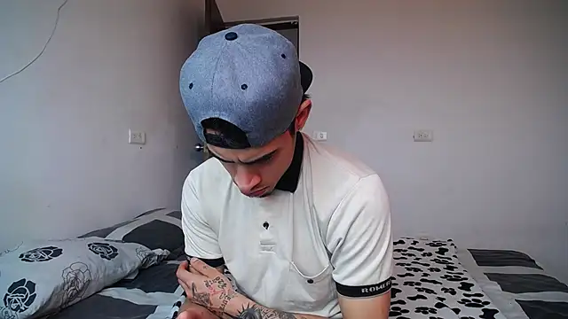 Candy Grey28 online show from 12, 10, 2025