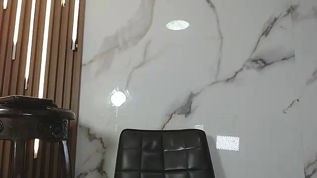 zuri lux online show from 6, 10, 2025