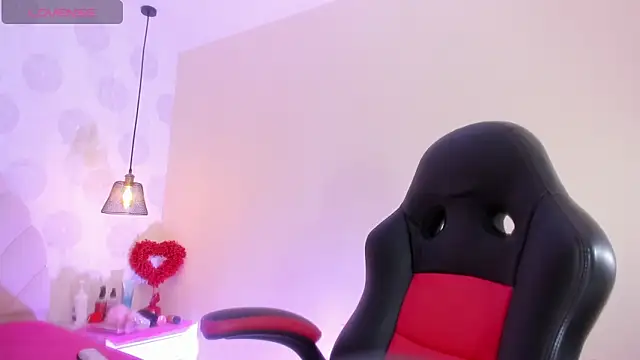 GIANAMILLER6 online show from 3, 3, 2026