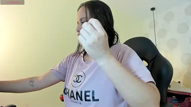 Snapshot of GIANAMILLER6 chatting on 23, 9, 2025 GIANAMILLER6 online show from 23, 9, 2025