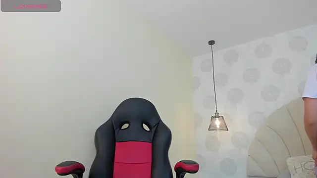 Snapshot of GIANAMILLER6 chatting on 21, 10, 2025 GIANAMILLER6 online show from 21, 10, 2025