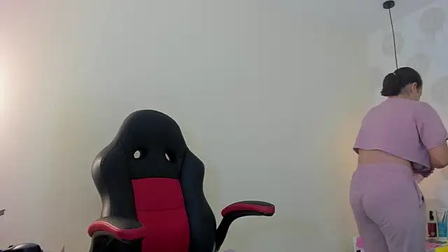 Snapshot of GIANAMILLER6 chatting on 15, 9, 2025 GIANAMILLER6 online show from 15, 9, 2025