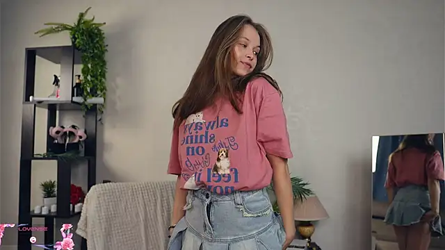 OdellaGillingham online show from 19, 11, 2025