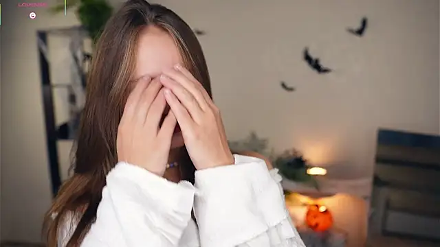 OdellaGillingham online show from 4, 11, 2025