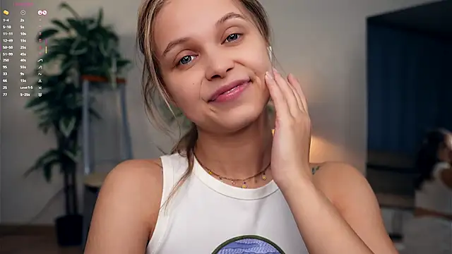 OdellaGillingham online show from 24, 9, 2025