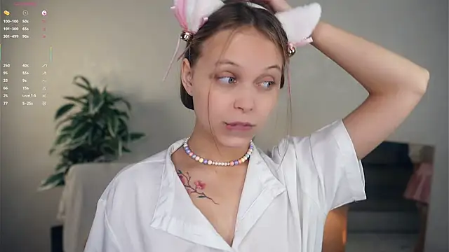 OdellaGillingham online show from 16, 10, 2025