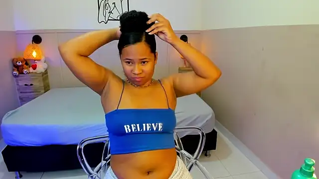 Snapshot of AuroraSky8 chatting on 14, 11, 2025 AuroraSky8 online show from 14, 11, 2025