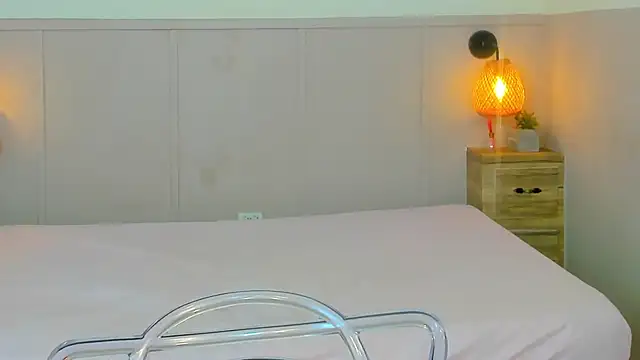 Snapshot of AuroraSky8 chatting on 8, 11, 2025 AuroraSky8 online show from 8, 11, 2025