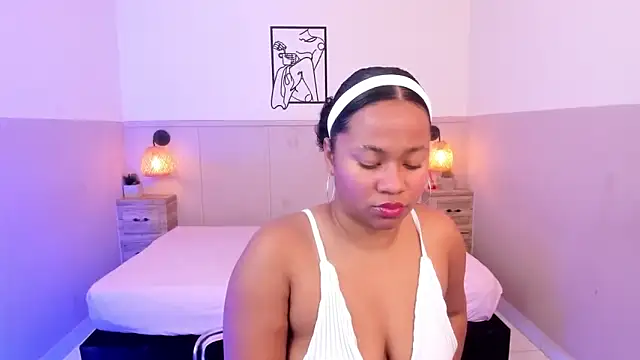 Snapshot of AuroraSky8 chatting on 29, 9, 2025 AuroraSky8 online show from 29, 9, 2025