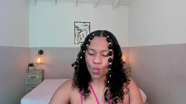 Snapshot of AuroraSky8 chatting on 18, 10, 2025 AuroraSky8 online show from 18, 10, 2025