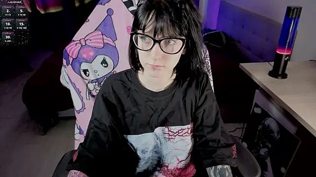 Snapshot of HazelTompson chatting on 4, 3, 2026 HazelTompson online show from 4, 3, 2026