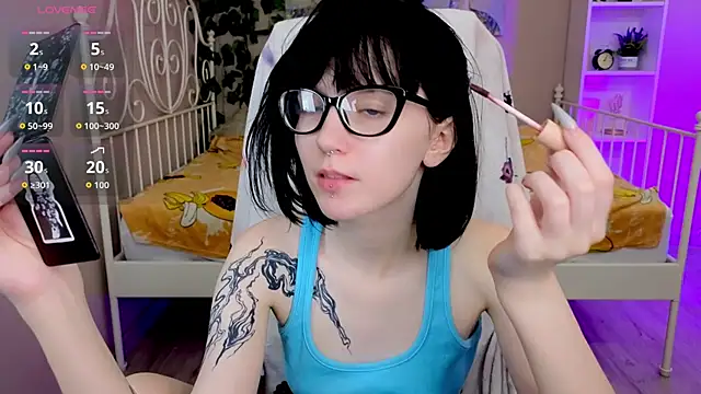 HazelTompson online show from 14, 9, 2025