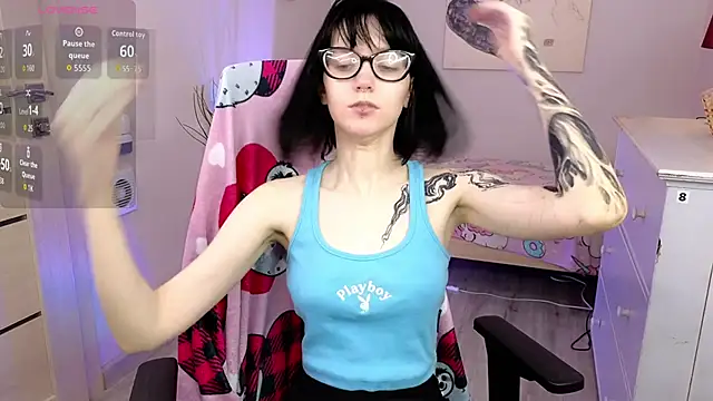 HazelTompson online show from 28, 9, 2025