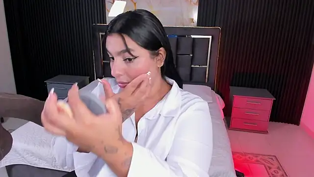 Hannasscott online show from 20, 10, 2025