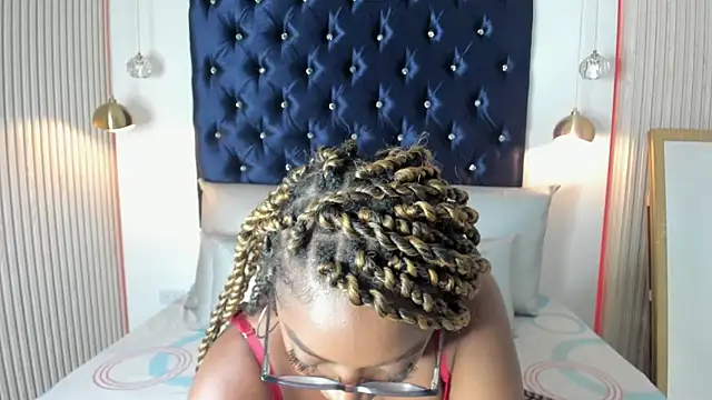 YallianaBrooks online show from 3, 10, 2025