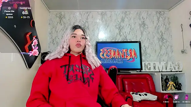 Madison Mujica online show from 8, 10, 2025