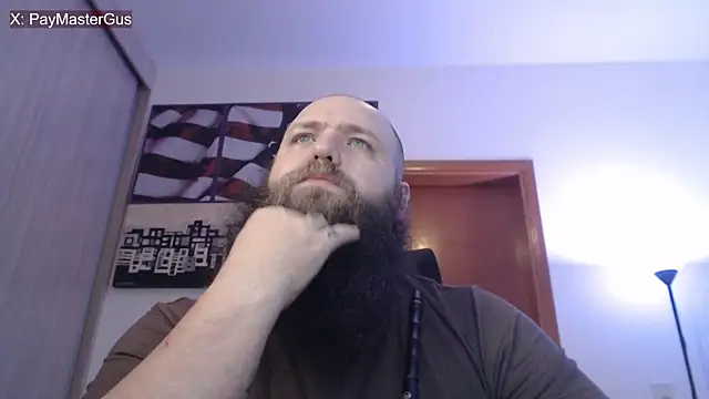 Snapshot of PayMasterGus chatting on 19, 10, 2025 PayMasterGus online show from 19, 10, 2025