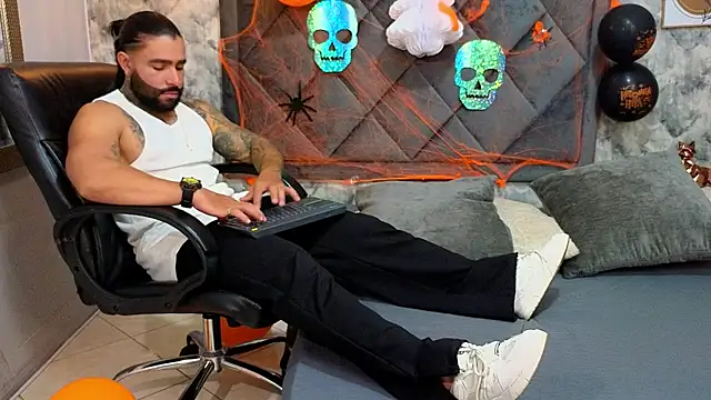 Apolo rousse1 online show from 10, 10, 2025