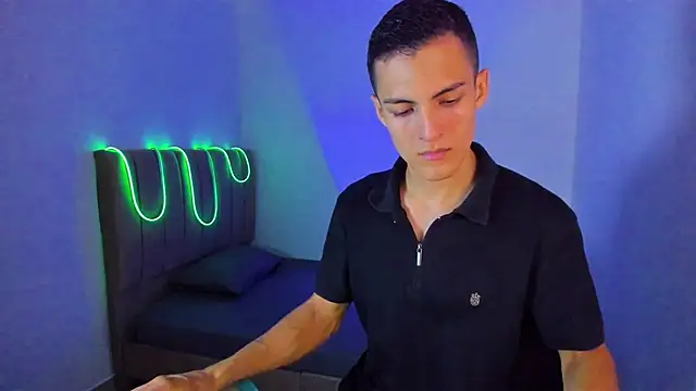 Snapshot of Matiius18 chatting on 8, 7, 2026 Matiius18 online show from 8, 7, 2026