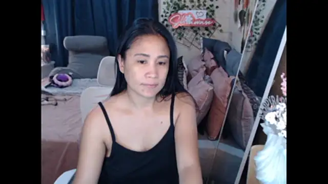 Shiawase1125 online show from 15, 11, 2025