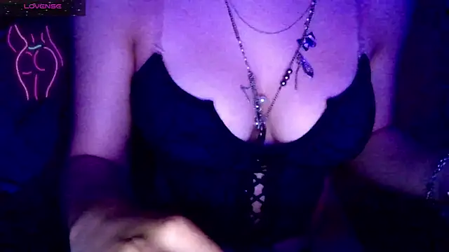 Snapshot of Sapphire_Gd chatting on 18, 10, 2025 Sapphire Gd online show from 18, 10, 2025