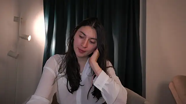 Auralea online show from 12, 5, 2026