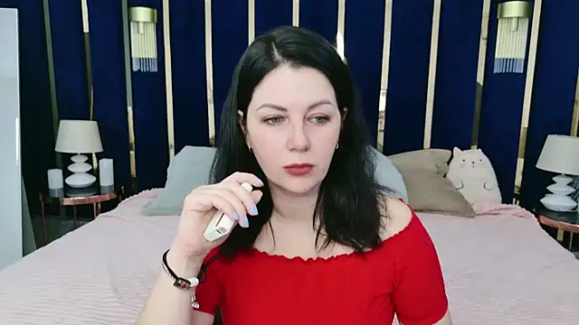 Nina Stane online show from 11, 11, 2025